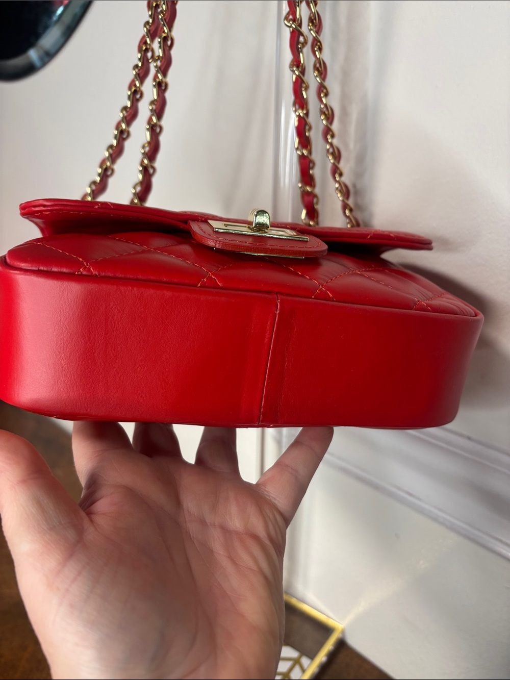 PERSAMAN NEW YORK Italian red quilted leather bag with gold chain strap - Picture 13 of 16